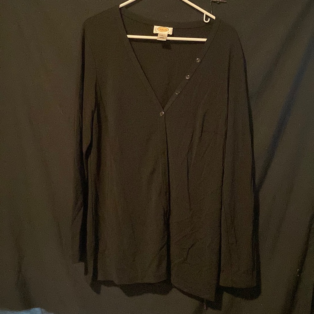 Its a black button down, size L.